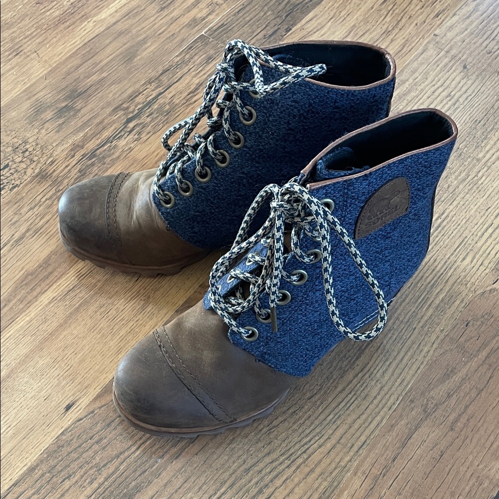 Sorel Blue and Brown Joan of Arctic Wedged Booties